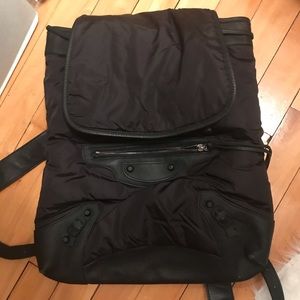 Balenciaga classic traveler backpack